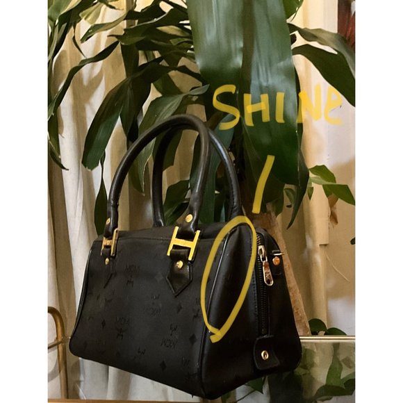 ♦️♦️ AUTHENTIC BLACK MCM BOSTON TOTE - Picture 7 of 13